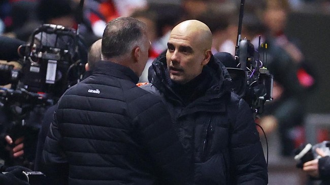 Pelatih Manchester City Pep Guardiola dilanda ketakutan pertengkaran Sadio Mane dan Leroy Sane akan membuat Bayern Munchen ngamuk di Liga Champions.