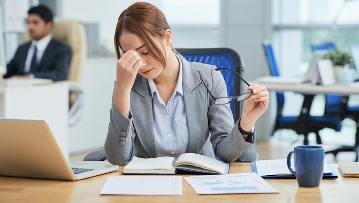 img-title Stres di Kantor Bisa Diredam! Ini 5 Tips Simpel Mengatasi Stres Kerja dengan Cara Sehat