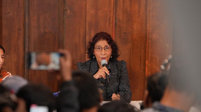 Menteri Kelautan dan Perikanan 2014-2019 Susi Pudjiastuti buka suara soal dugaan suap perusahaan asal Jerman SAP kepada pejabat di era kepemimpinannya.