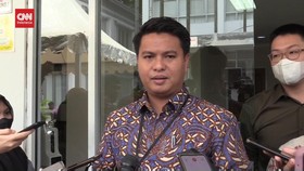 VIDEO: Datangi KPAI, Kuasa Hukum Sebut AG Sedang Terpuruk
