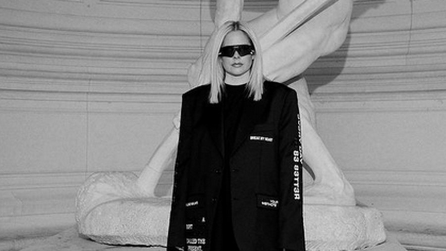 Avril Lavigne di Paris Fashion Week 2023