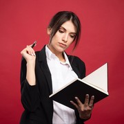 Dikenal Karakternya yang Workaholic, 5 Zodiak Ini Lebih Dahulu Fokus Mengejar Karier Sebelum Mencari Cinta