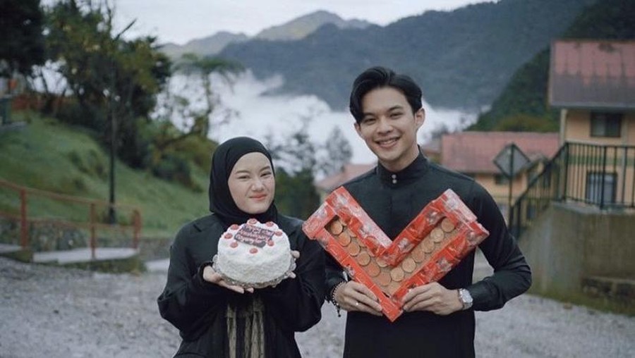 Dinda Hauw dan Rey Mbayang