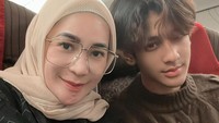 <p>Nah, anak kedua Erin, Kenzy, saat ini sudah berusia 14 tahun. Erin juga sangat dekat dengan anak keduanya ini, Bunda. (Foto: Instagram @erintaulany) &nbsp;</p>