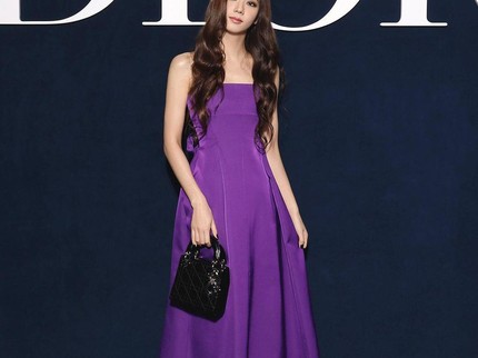 7 Potret Terbaru Jisoo BLACKPINK di Paris Fashion Week, Baru Saja Cetak Sejarah