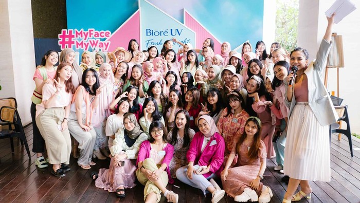Keseruan Biore UV Fresh & Bright Gathering Event, Ajak Perempuan Indonesia untuk Tampil PD dengan #MyFaceMyWay Keseruan Biore UV Fresh & Bright Gathering Event, Ajak Perempuan Indonesia untuk Tampil PD dengan #MyFaceMyWay
