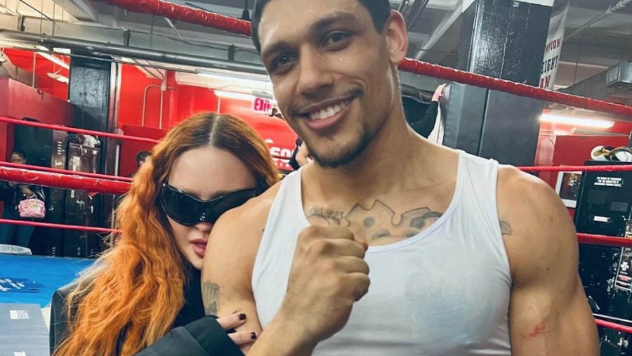 Madonna dan pacar barunya, Josh Popper.