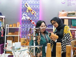 Produk Kerajinan Kayu Kota Kediri Mejeng di INACRAFT, Ada Tumbler-Jam