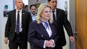 Pedemo Kepung Istri Netanyahu di Salon: Israel Rusuh, Dia Urus Rambut