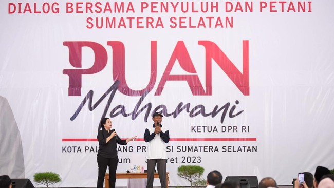 Ketua DPR RI Puan Maharani melakukan dialog bersama petani dan nelayan Sumatera Selatan saat mengunjungi PT Pupuk Sriwdjaja Palembang.