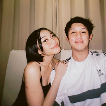 img-title Intip Gaya Rinni Wulandari dan Jevin Julian yang Selalu Tampil Kompak dan Fashionable