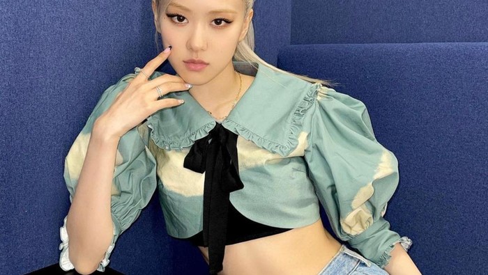 img-title 5 Gaya Feminin Rose BLACKPINK yang Cocok untuk Kencan di Akhir Pekan
