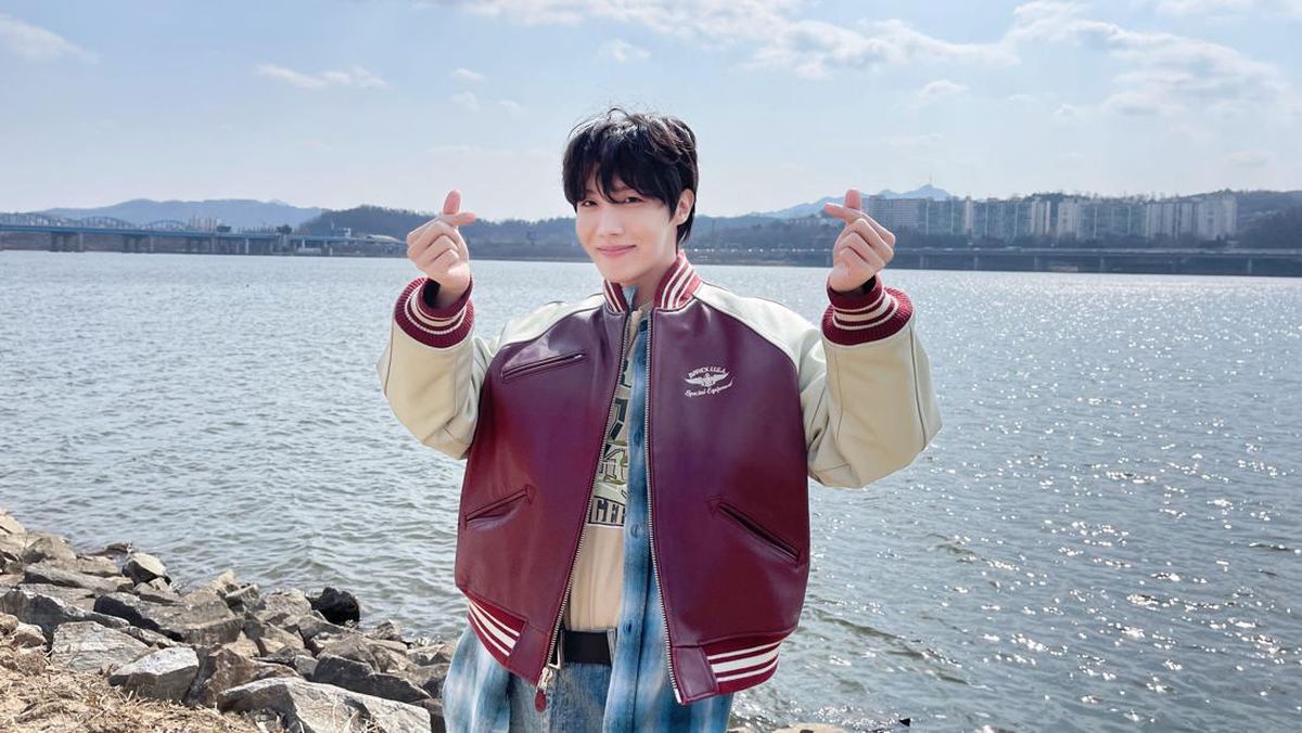 J-Hope BTS Akan Konser Dua Hari di Jakarta 3-4 Mei 2025