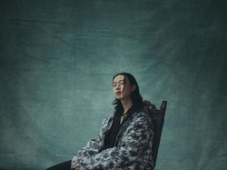 Lirik Lagu beside you - Keshi