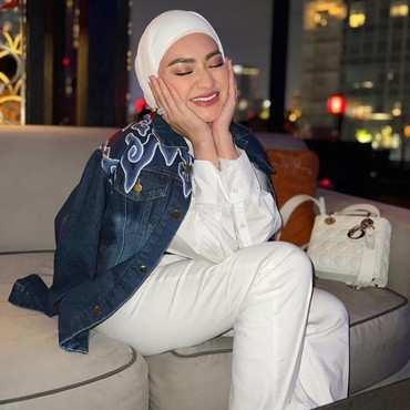 Inikah Reaksi Nathalie Holscher Usai Sule Diduga Pamer Pacar Baru?