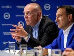 Canda Bos Brighton: Mungkin Chelsea Juga Incar Cleaning Service Kami