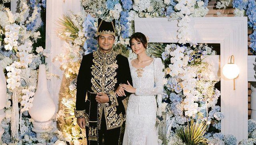 Pernikahan Mikha Tambayong dan Deva Mahenra