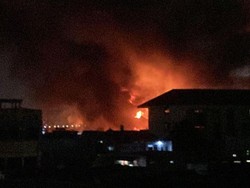 Penampakan Depo Pertamina di Plumpang Terbakar, Terdengar Suara Ledakan