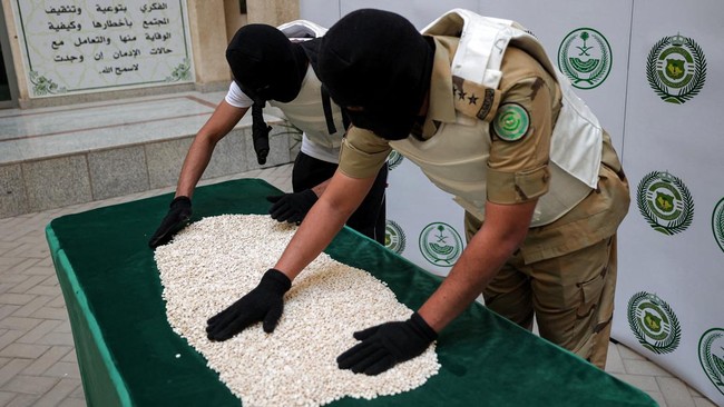Polisi Arab Saudi menyita hampir lima juta pil narkoba jenis Captagon atau amfetamin pada Kamis (2/3).