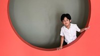 <p>Penyanyi Kunto Aji menyematkan nama Badha Banyugeni untuk putranya. Rangkaian nama tersebut diambil dari bahasa Jawa yang berarti air dan api. Unik dan enggak pasaran ya, Bunda? (Foto: Instagram: @peonyandherself)</p>