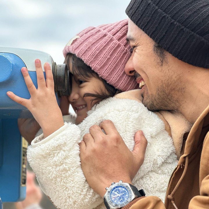 <p>Surinala Jui Carolina Jarumilind adalah anak dari Putri Marino dan Chicco Jerikho. Suri lahir pada 24 September 2018. Nama Suri sendiri bisa memiliki arti mawar mewah atau putri. (Foto: Instagram: @chicco.jerikho)</p>