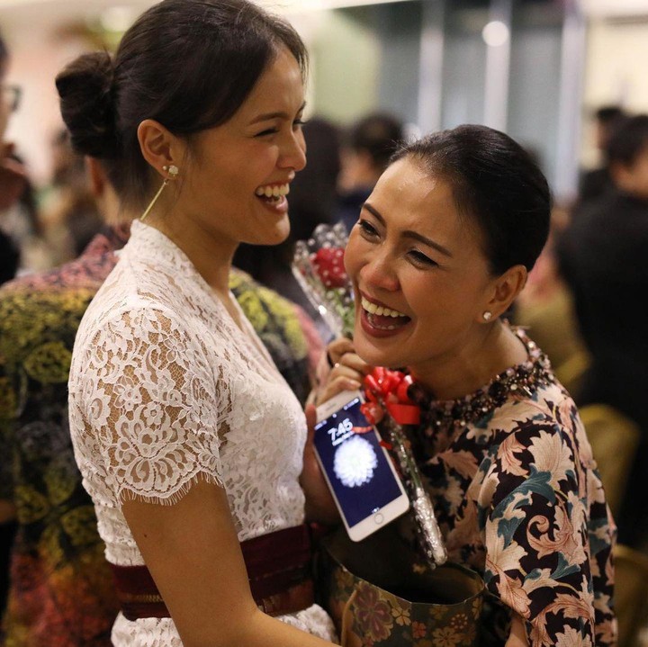 <p>Selain membuat kagum banyak orang dengan prestasinya, Tara juga sering mendapatkan pujian karena memiliki paras yang cantik. Hal itu pun terungkap dari kolom komentar beberapa foto yang diunggah sang Bunda. (Foto: Instagram@taradermawan)</p>