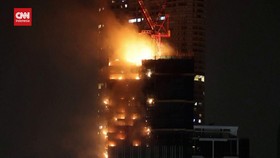 VIDEO: Gedung Pencakar Langit Terbakar, Ratusan Orang Dievakuasi