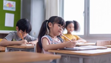 LALU APA BAHAYA JIKA ANAK SUKA MENGIGIT PENSIL?