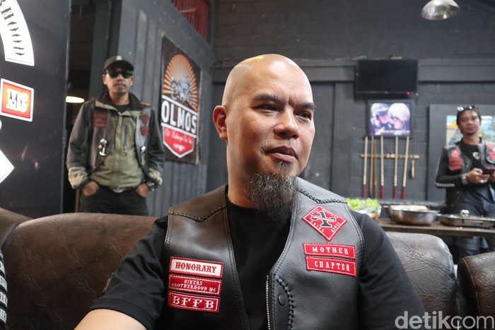 Ahmad Dhani menyebut pamer kekayaan di media sosial norak.