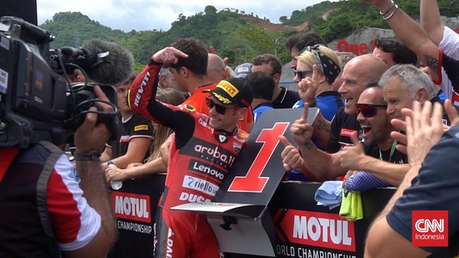 3 Alasan Bintang WSBK Bautista Cinta Indonesia Bintang World Superbike (WSBK) Alvaro Bautista menyebutkan tiga hal yang dicintai dari Indonesia saat tampil di WSBK Mandalika 2023.