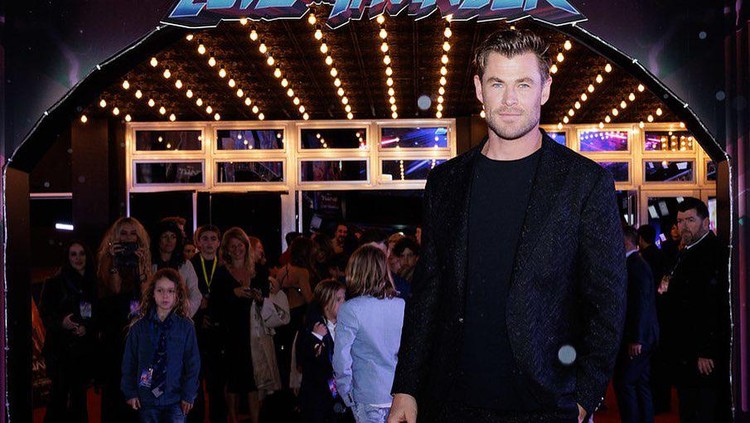chris hemsworth