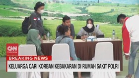 VIDEO: Keluarga Cari Korban Kebakaran di Rumah Sakit Polri