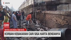 VIDEO: Korban Kebakaran Depo Plumpang Cari Sisa Harta Benda