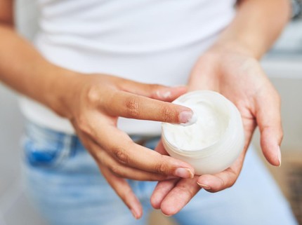 Kandungan Skincare yang Bisa Sebabkan Kanker, Hindari Segera Bun!