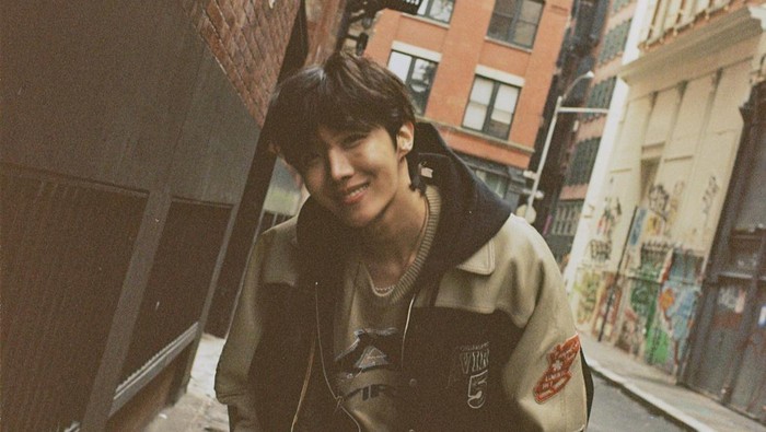 Segera Wajib Militer, Simak Perjalanan Karier J-Hope BTS Sebagai Artis Solo