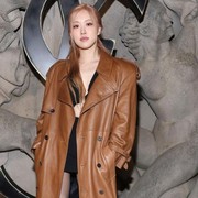 Intip Gaya Mewah Selebriti Korea yang Menghadiri Saint Laurent Show di Paris Fashion Week 2023