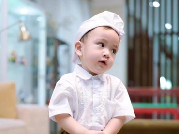 img-title Caca Tengker Tanggapi Video Viral Rayyanza Cipung Dikejar Ibu-ibu