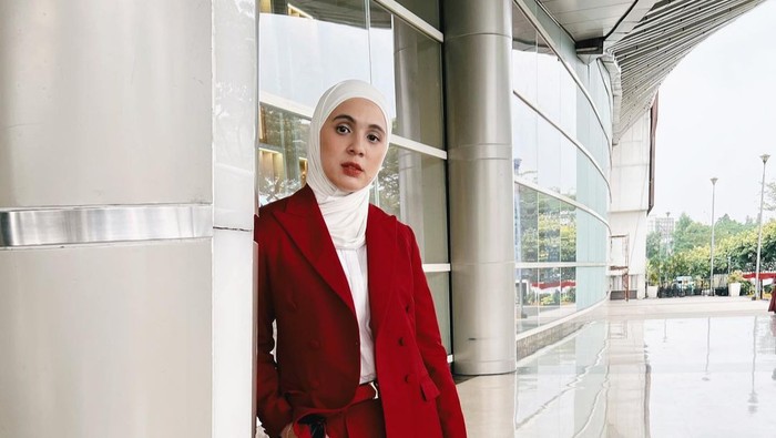 Rekomendasi Outfit Hangout Hijabers ala Nycta Gina yang Bisa Kamu Sontek
