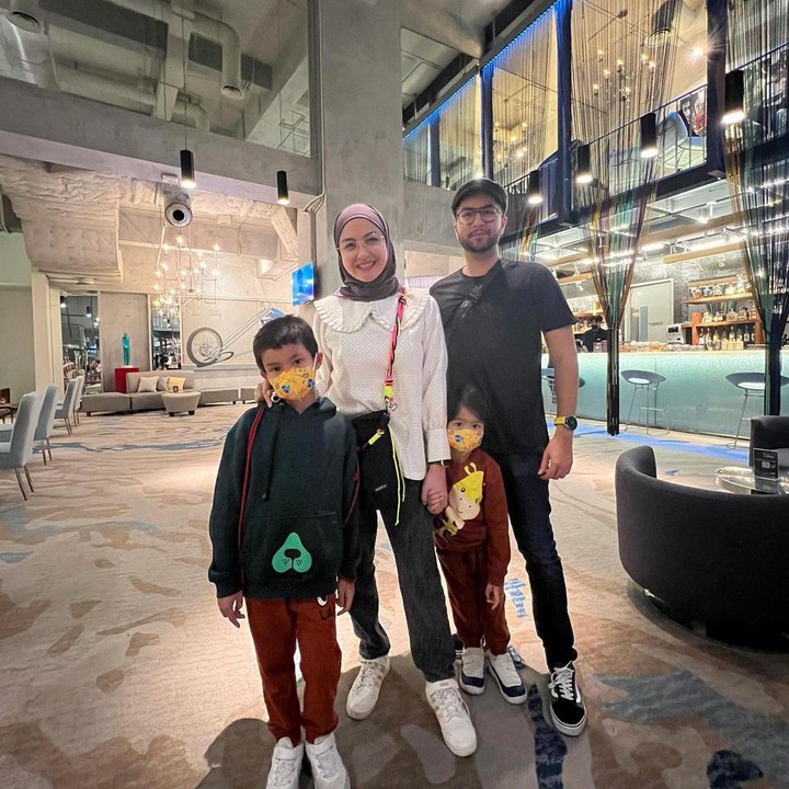 <p>Lama tak terdengar, artis film dan sinetron Revalina S Temat memutuskan untuk kembali ke dunia hiburan. Sebelumnya, Revalina sempat vakum lantaran fokus dengan keluarga.</p>