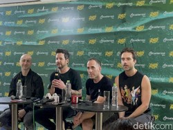 Simple Plan Jawab Soal Lagu Im Just a Kid Viral Lagi
