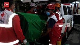 VIDEO: RS Polri Terima 14 Kantong Jenazah Korban Kebakaran Plumpang