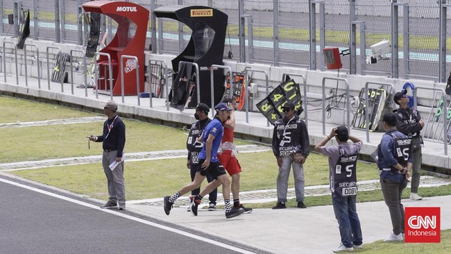 Pembalap WSBK Toprak Razgatlioglu bertindak bak kakak telandan bagi pembalap-pembalap asal Turki yang tampil di kelas World Supersport (WSSP).