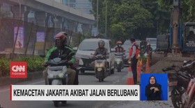 VIDEO: Kemacetan Jakarta Akibat Jalan Berlubang