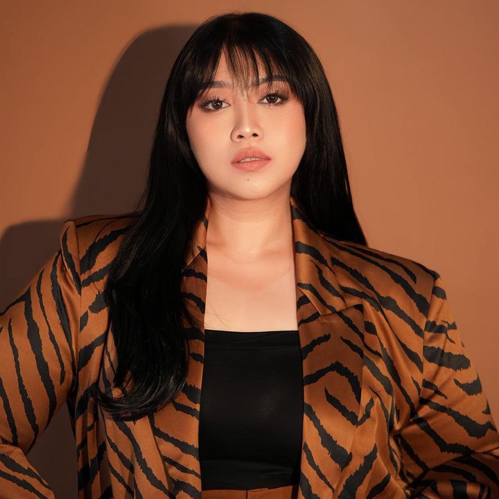 <p>Transformasi Clarissa yang berhasil memangkas berat badannya ini menuai banyak pujian dari netizen. Ia kini terlihat lebih fresh, Bunda. (Foto: Instagram @clarissaputri_)</p>