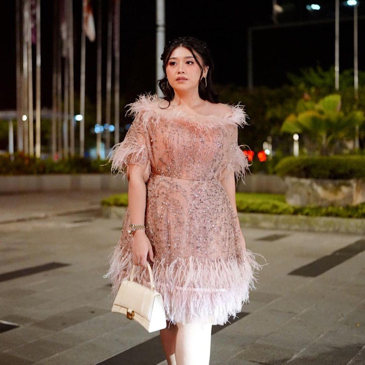 <p>Niat, berusaha, dan konsisten, adalah kunci kesuksesan Clarissa dalam memulai program diet. Selama menjalani diet, Clarissa juga banyak mendapatkan dukungan dari teman dekatnya. (Foto: Instagram @clarissaputri_)</p>
