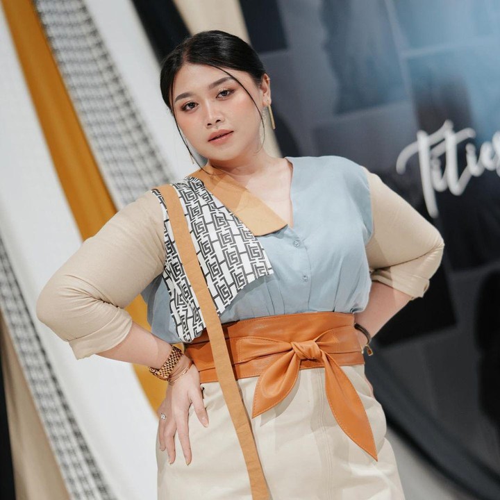 <p>Beauty vlogger Clarissa Putri kerap membagikan potret penampilannya usai sukses turun berat badan. Clarissa kini terlihat lebih langsing dan tampak bugar, Bunda. (Foto: Instagram @clarissaputri_)</p>
