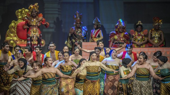 Indonesia memiliki ragam jenis teater tradisional yang menjadi kekayaan bangsa di bidang seni. Berikut jenis, ciri-ciri, dan contohnya.