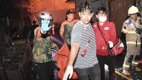 FOTO: Kebakaran Dahsyat Depo Plumpang hingga Sekolah Pagi Buta NTT