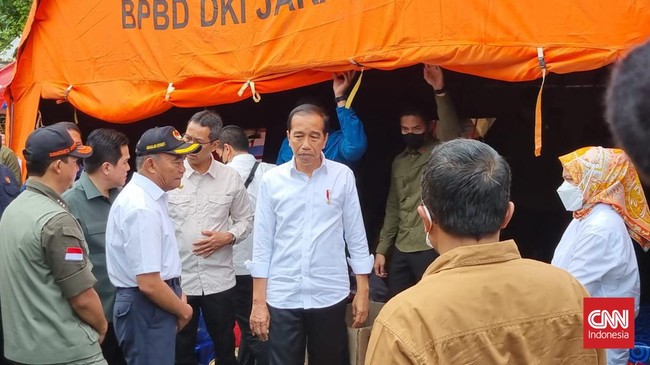 Jokowi ingin warga di sekitar depo Pertamina Plumpang direlokasi sehingga area bekas tinggal penduduk tersebut dapat diubah menjadi zona air.