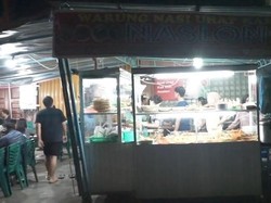 Menikmati Nasi Lonte yang Viral di Medan